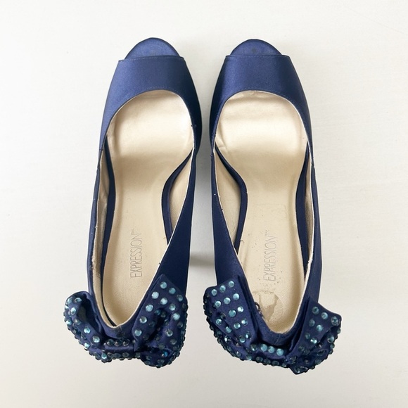Expression Navy Blue Satin Peep-Toe Platform Heels with Rhinestone Bows Size 7 - Picture 8 of 15